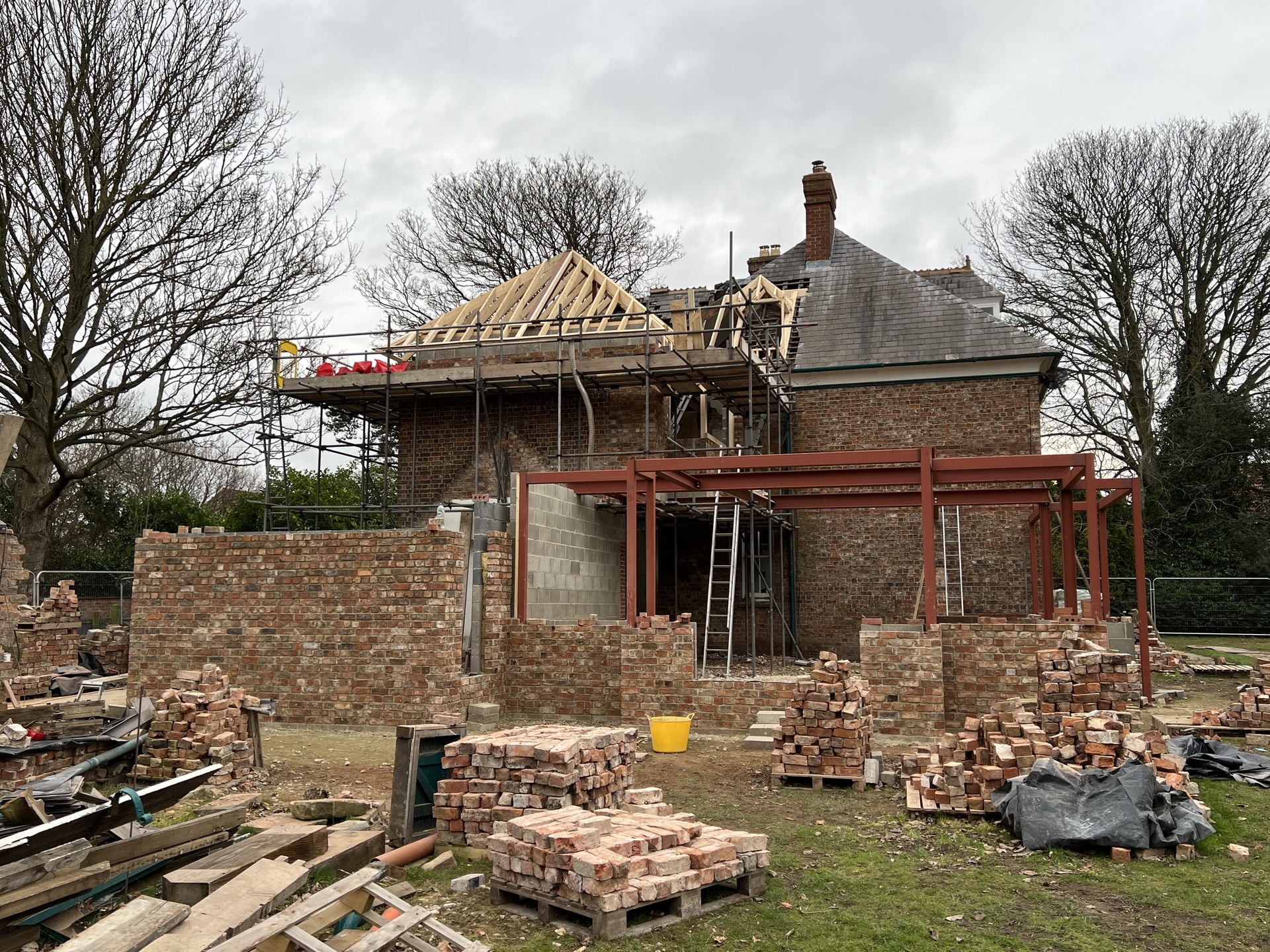 Construction of steelwork & external walls for new kitchen, dining & utility room